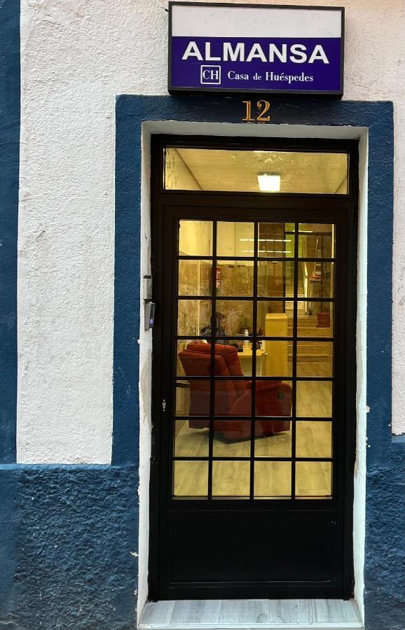 Casa De Huespedes Almansa Hotel Madrid Exterior photo