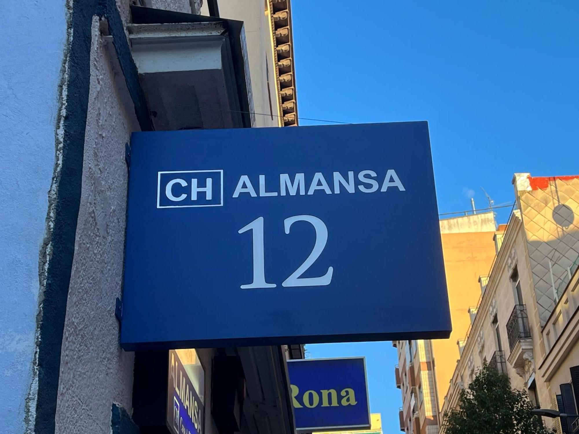 Casa De Huespedes Almansa Hotel Madrid Exterior photo