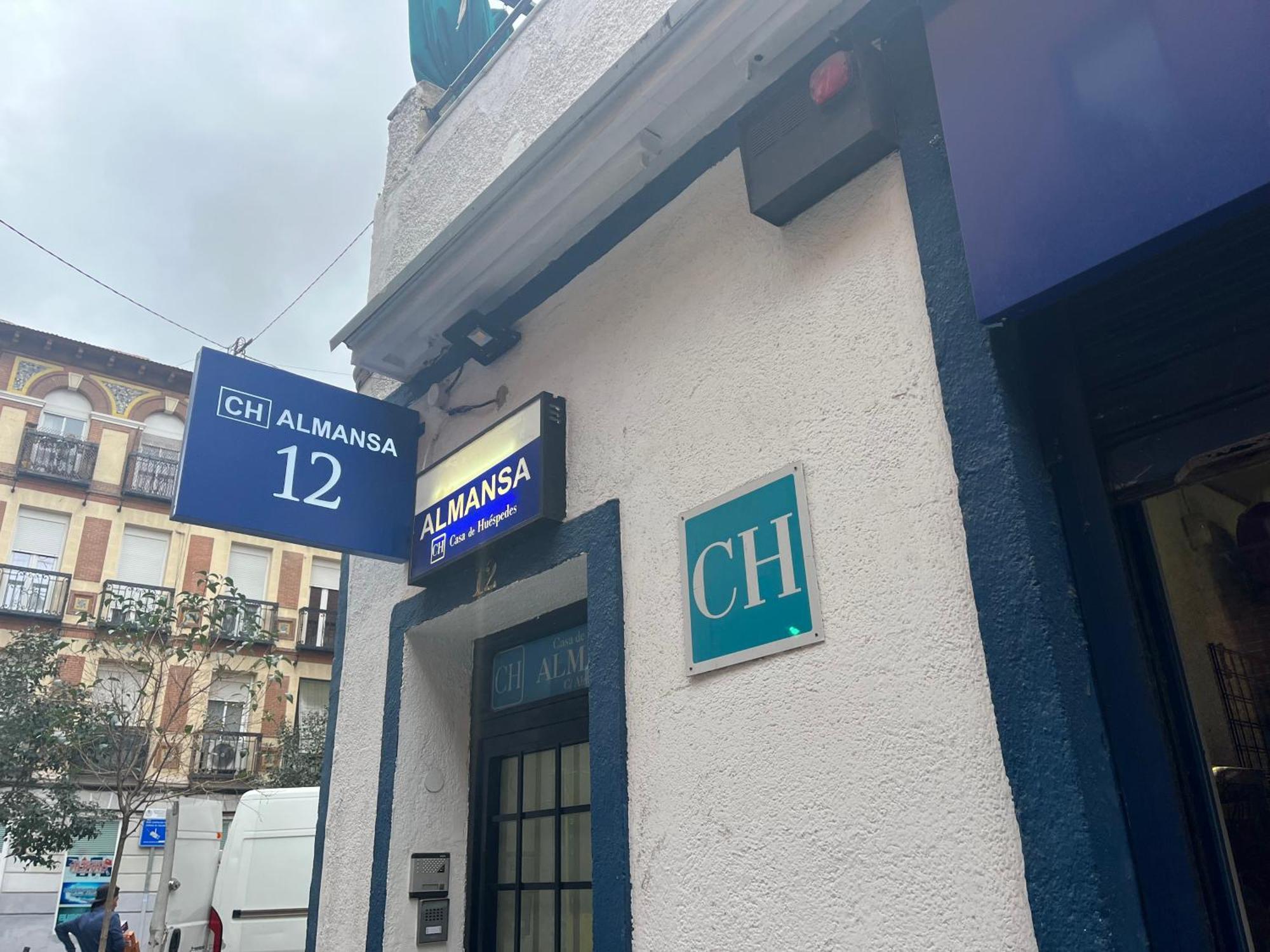 Casa De Huespedes Almansa Hotel Madrid Exterior photo