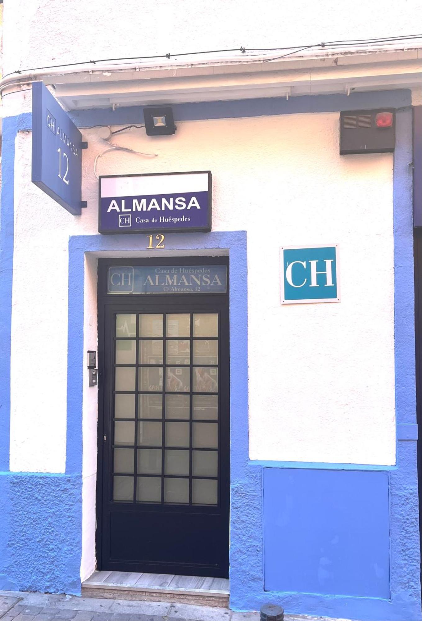 Casa De Huespedes Almansa Hotel Madrid Exterior photo