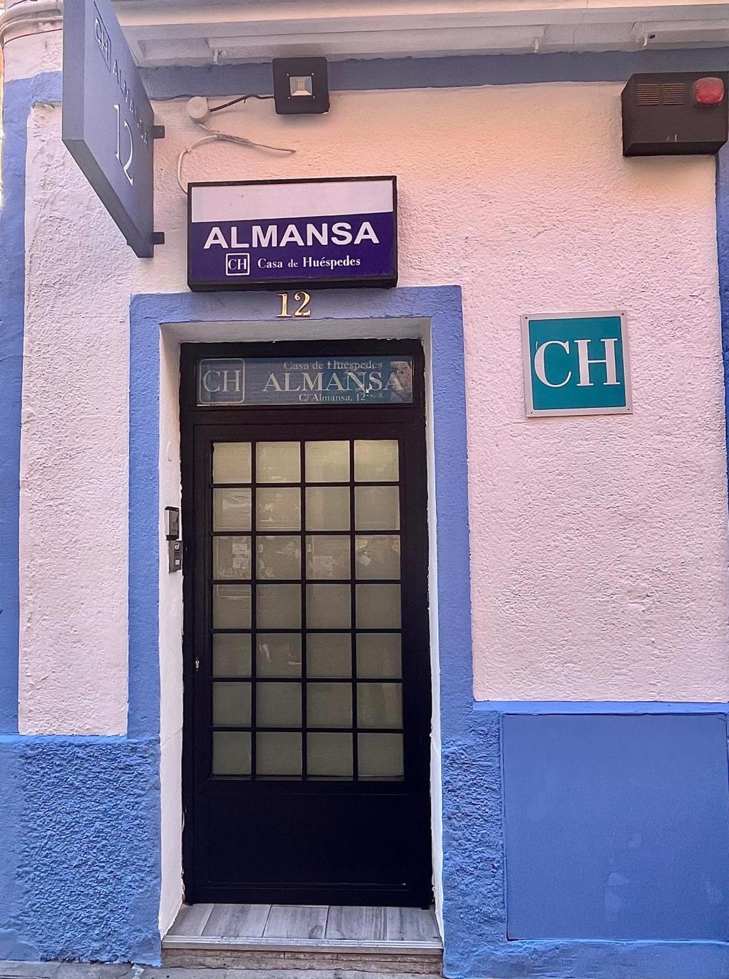 Casa De Huespedes Almansa Hotel Madrid Exterior photo