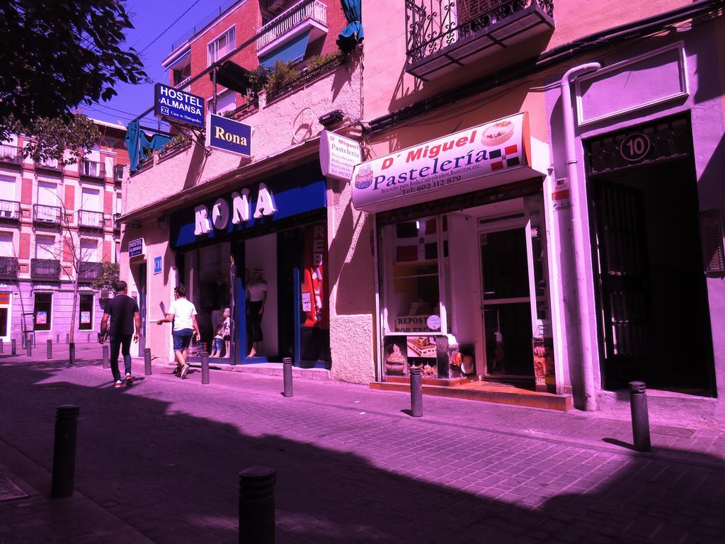 Casa De Huespedes Almansa Hotel Madrid Exterior photo