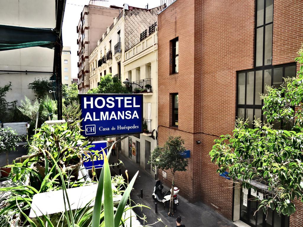 Casa De Huespedes Almansa Hotel Madrid Exterior photo
